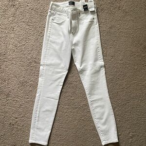 Abercrombie & Fitch Women's White Skinny Jeans